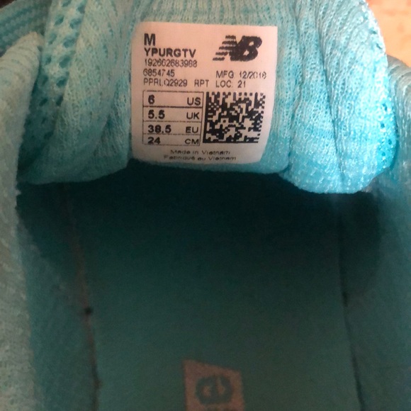 Running Shoes - Picture 4 of 4